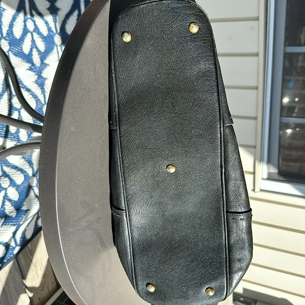 Black leather Yves Saint Laurent purse excellent condition - Picture 7 of 12